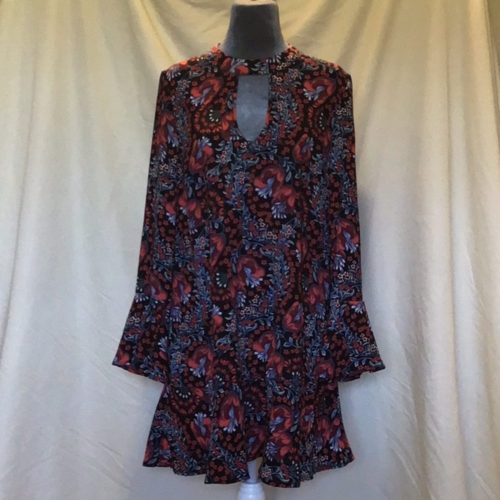 Fun, Flowy Xhilaration mini dress